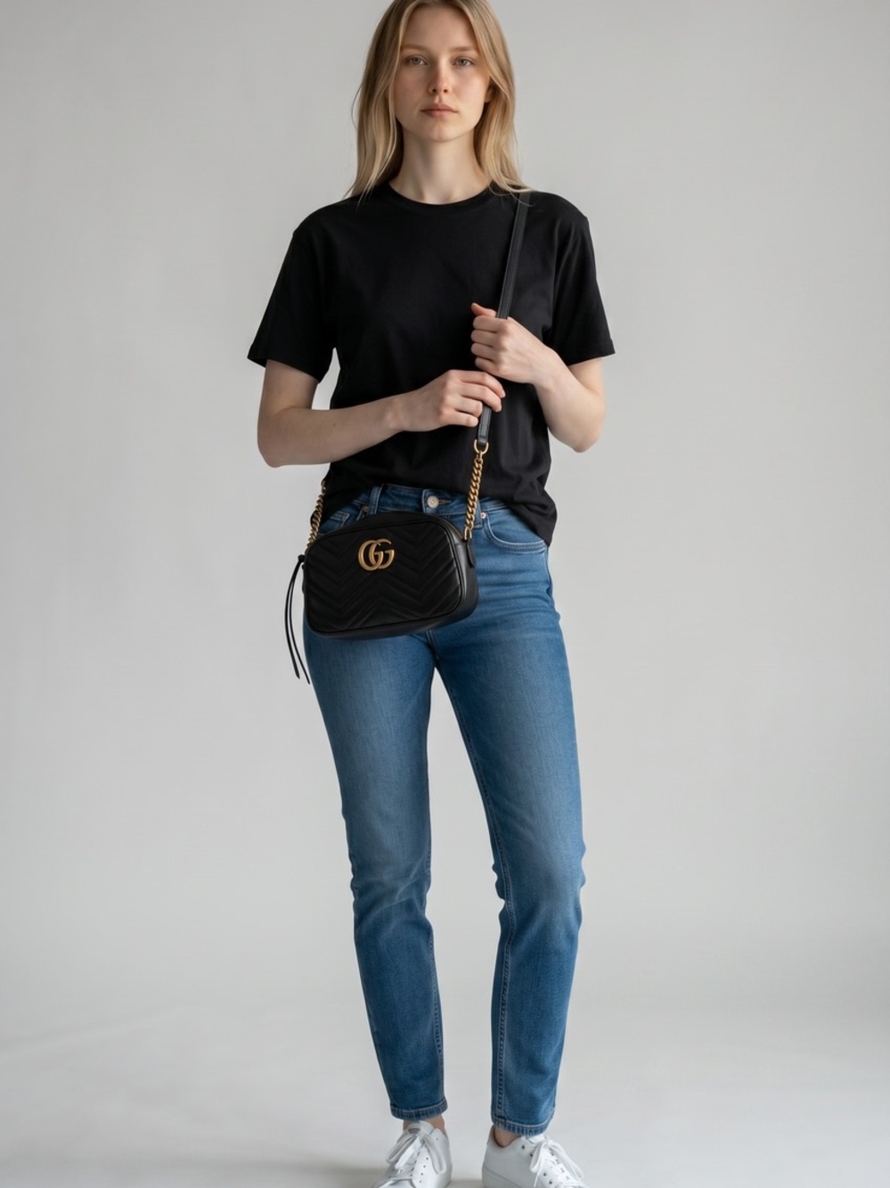 Gucci Double G Marmont Small Crossbody Bag with Gold Hardware - Picture 2 of 3